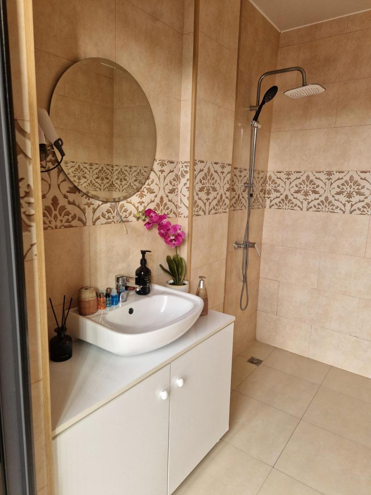 New House Kobuleti 2 Hotel Bagian luar foto